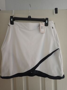 Peter Millar White Skirt with Navy trim